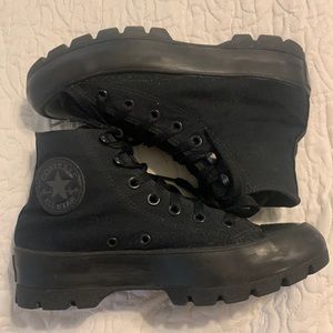 These are black Platform boot converse.